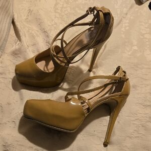 DV by Dolce Vita NudeTan Platform Heels 8
